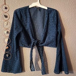 Wild Fable tie in the front boho long sleeve top. Size M.